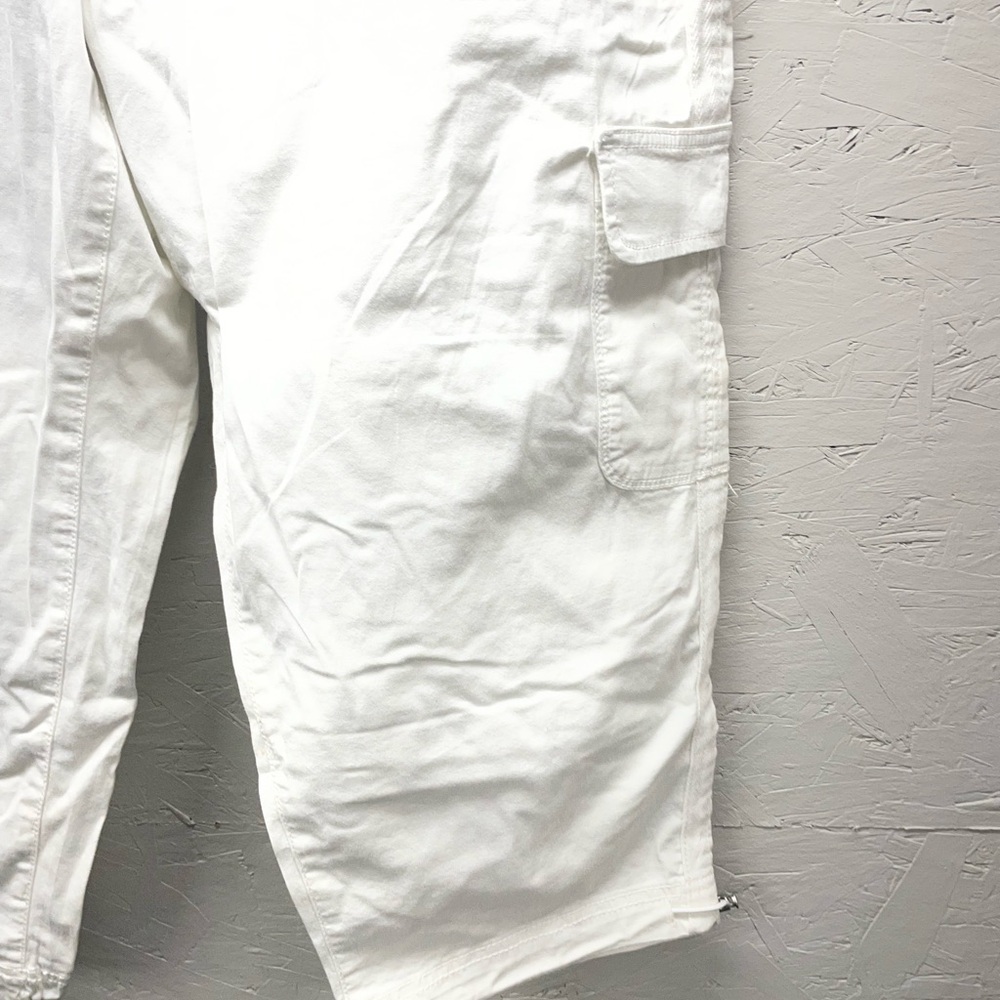 Time and Tru White Cargo Capri Pants - Picture 3 of 14